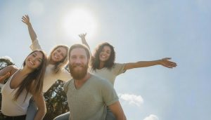 a picture showing that spending time looking at the blue sky during Earth Day can improve mood for several reasons
